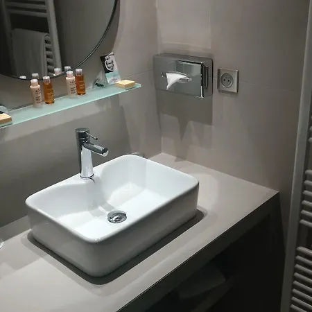Mercure Loubet מלון 4*